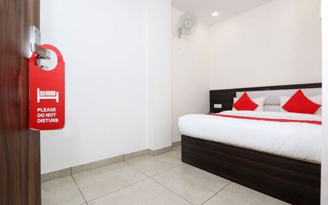 Oyo 28246 Rohtak Residency