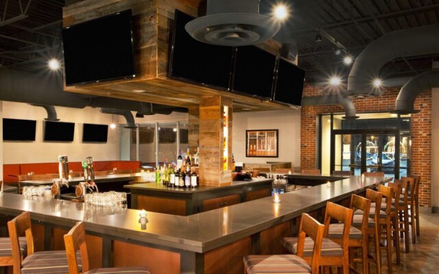 Holiday Inn Cleveland-Airport