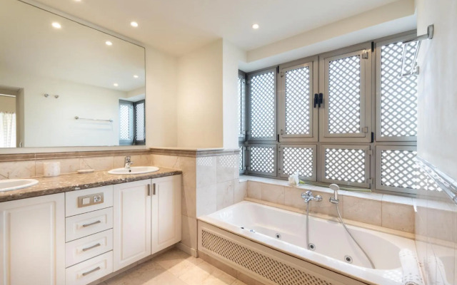 Pelicar 0-5 SEA VIEW 2B