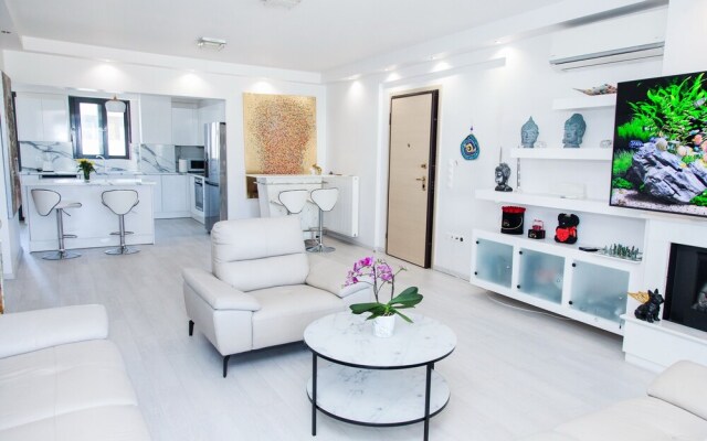 Luxury Apt in the center of Glyfada