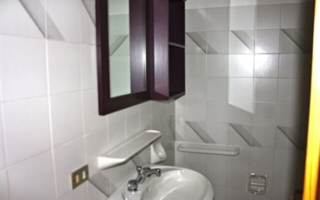 Cosy Holiday Home in Isola Rossa With Garden