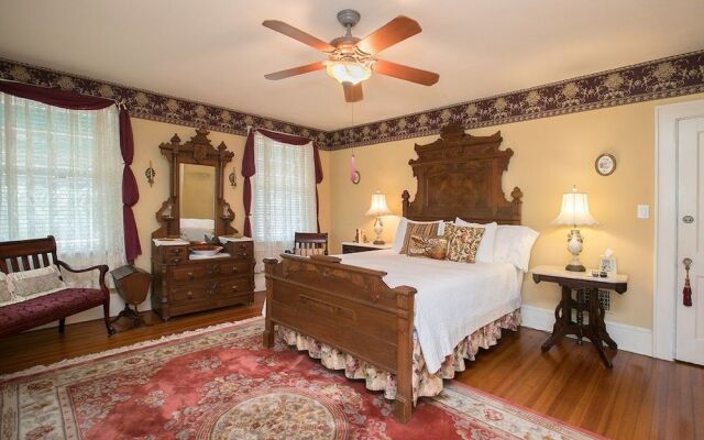 Magnolia Inn Bed & Breakfast
