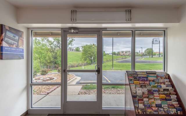 Motel 6-Overland Park, KS