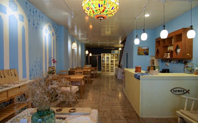 Fish hostel