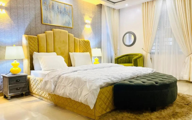 Shortlethomes - 5 Star Short let Apartment in Ikate