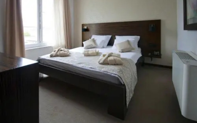 Gold Club Hotel & Casino