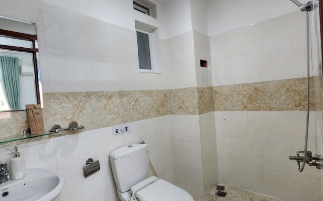 LaLaHouse Riverside Residence