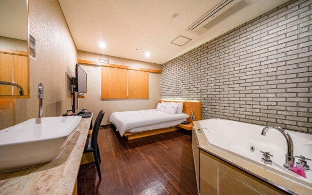 Nampo Comma Hotel