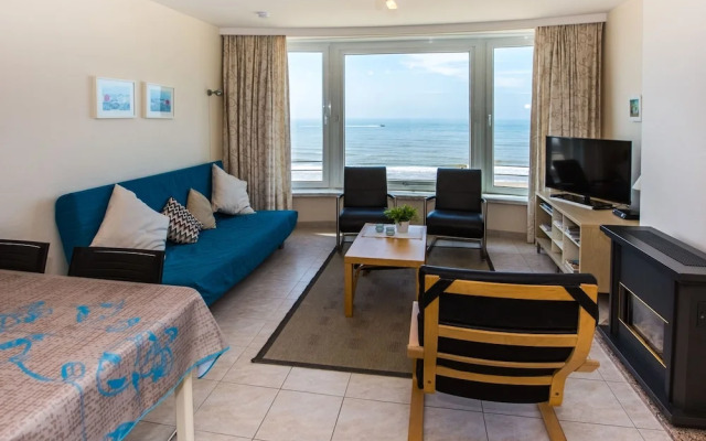 Apartment With Frontal Sea-views