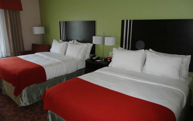 Holiday Inn Express Kenedy by IHG