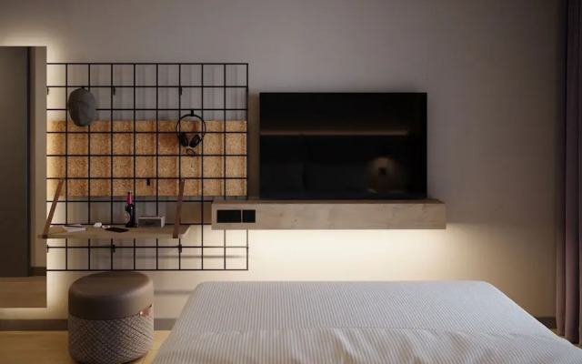 Moxy Cork