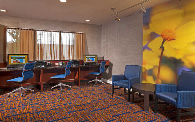 Courtyard By Marriott Farmington