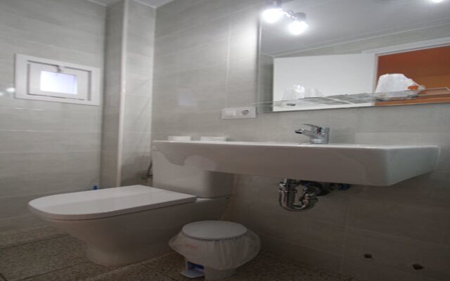 Hostal Emporda