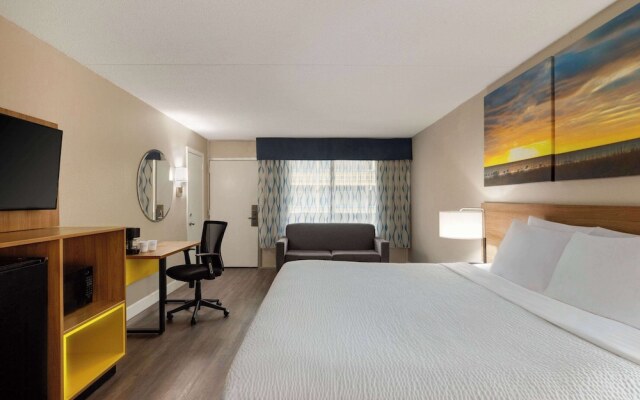 Days Inn Myrtle Beach-Beach Front