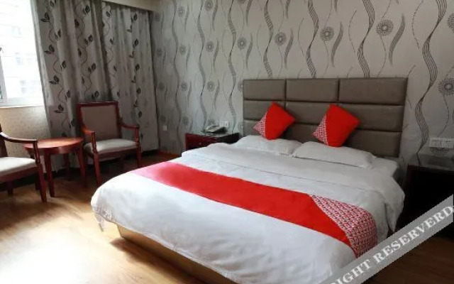 Hyatt Regency Hotel (Houhua Night Market)