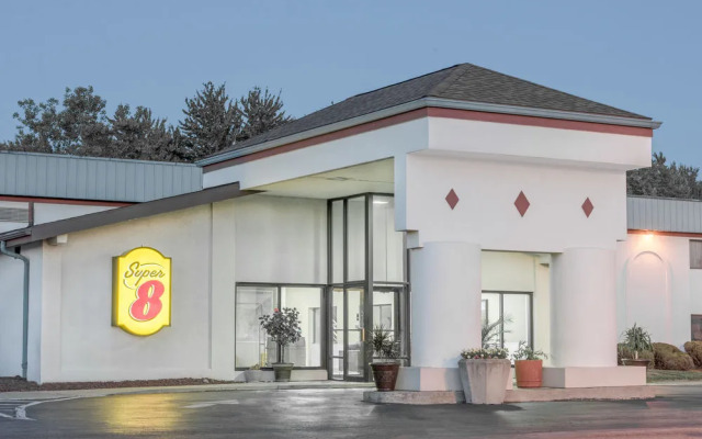 Super 8 by Wyndham Cleveland