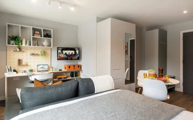 Student Only The Aspen