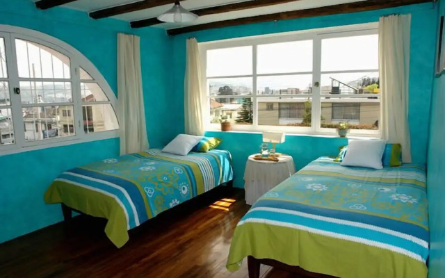 La Casa Amarilla
