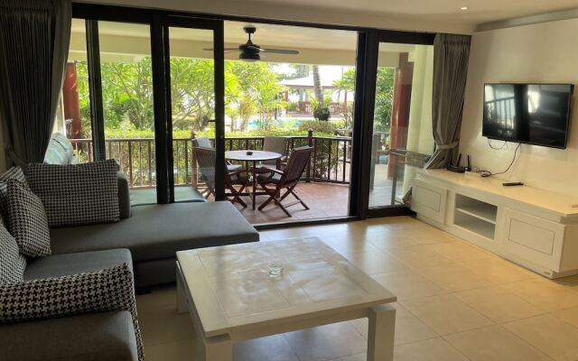 Peaceful retreat at Kalim Bay by Lofty