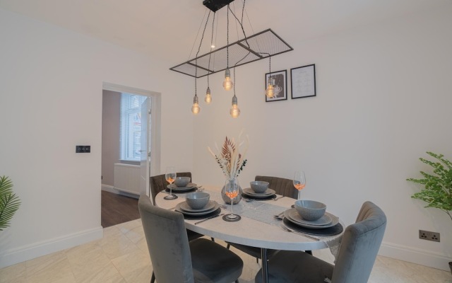 Stunning 3 Bedroom House-tottenham Stadium-parking
