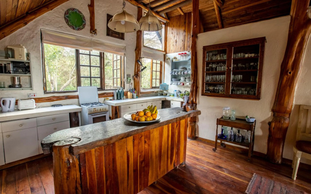 Ol Losowan House, Karen