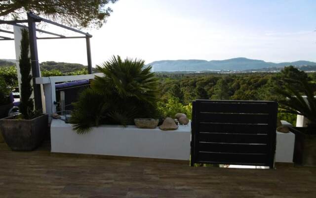 Villa With 4 Bedrooms in Porto-vecchio, With Wonderful sea View, Private Pool, Enclosed Garden - 4 km From the Beach