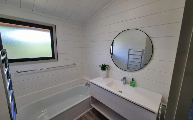 Relax at Pauanui - Pauanui Holiday Home