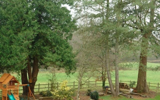 Abbots Manor