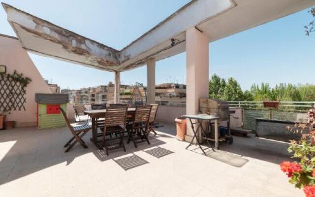 Piazza Bologna Terrace Apartment With Parking