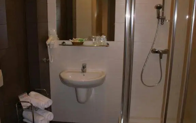 Mtj Business Hotel