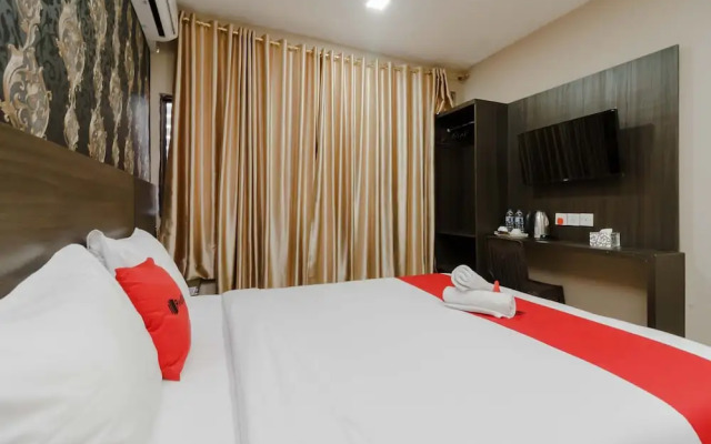 RedDoorz @ Hotel Novanda
