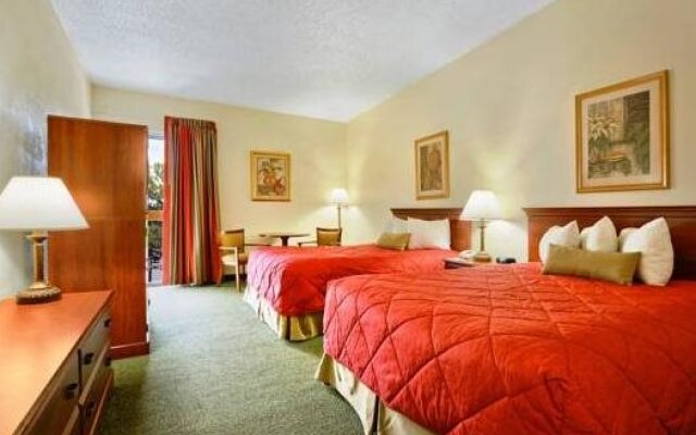 Magnuson Grand Hotel Maingate West