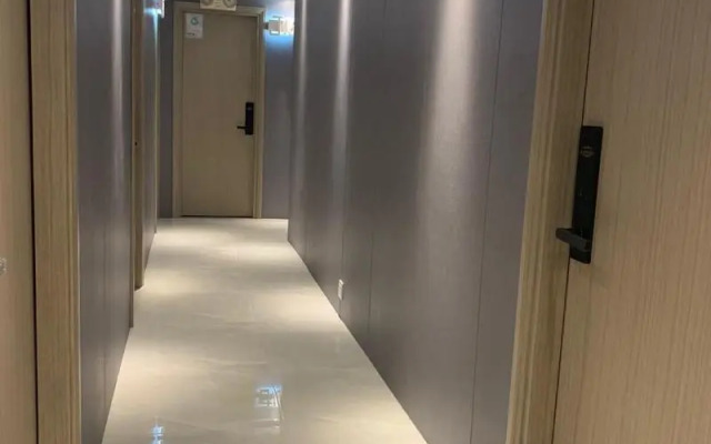 J Hotel