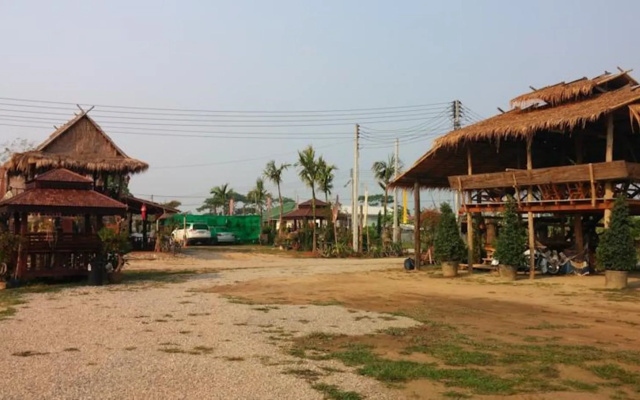 Heun Baan Rong Khun Resort