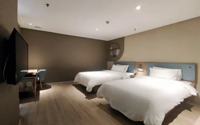 Home Inn (Guangzhou Tianpingjia Metro Station)