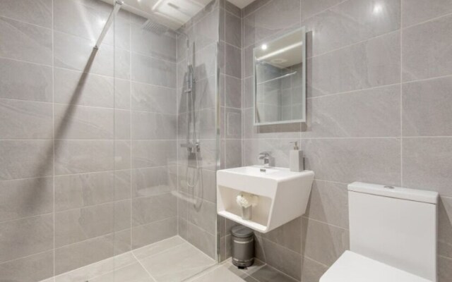 Chic and Sophisticated Apartment in the West End, Edinburgh