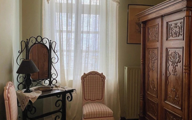 Seaside Neoclassical Property in Vaporia Ermoupoli