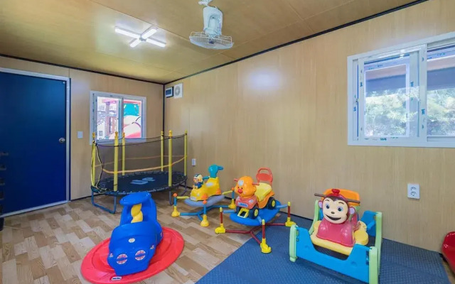 Geoje Rockspa Pension