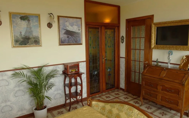 The White Villa