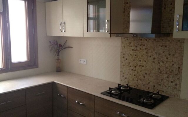 Skylink Suites & Apartments