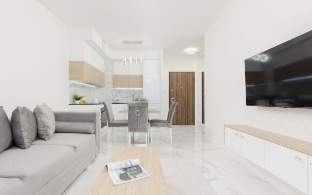 Wilanów Balcony & Parking by Renters