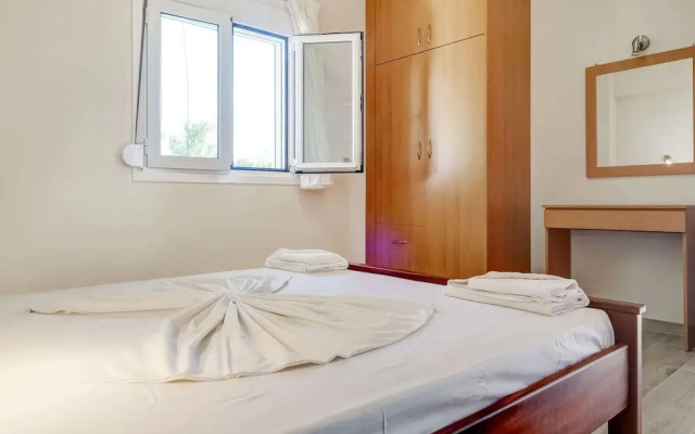 Seaview Studio, 3 Pers Panoramic Seaview in Beautiful Setting, West From Chania