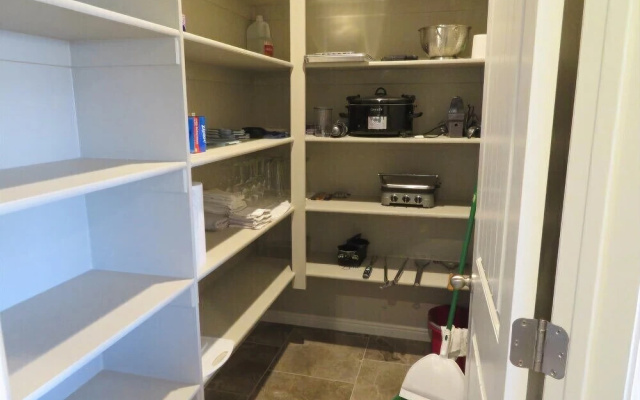 Steven Greenhagen - 3 Br Home