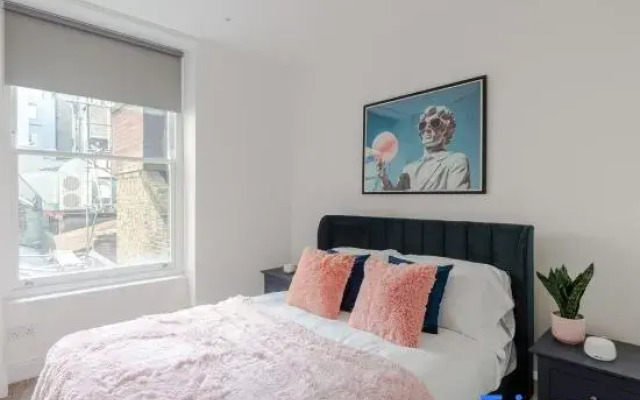 The Foley Residence I - Fitzrovia - by Frankie