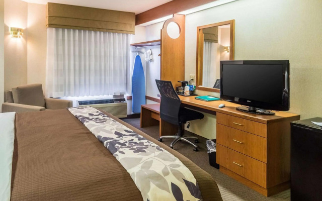 Sleep Inn & Suites Bay View Acme - Travers City