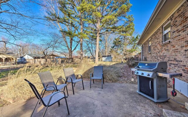 Chic Bentonville Home ~ 1 Mi From Downtown!