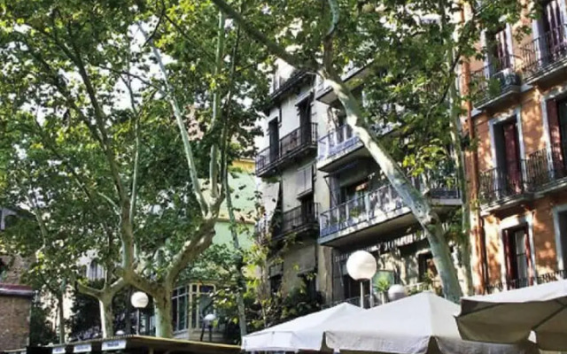 Super Studio IN THE Heart OF Trendy Gracia By Myrentalhost