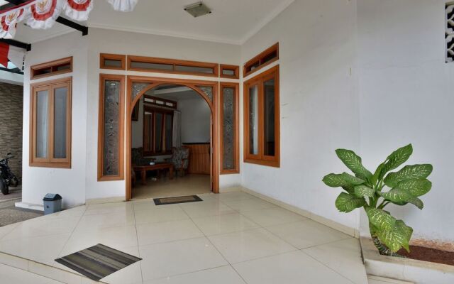 ZEN Rooms Basic Kelapa Dua Kebon Jeruk