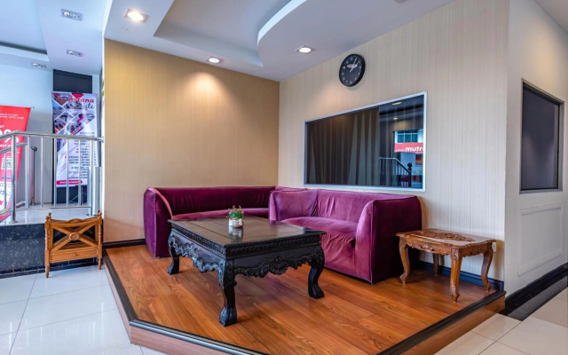 OYO 43959 Astana Hotel
