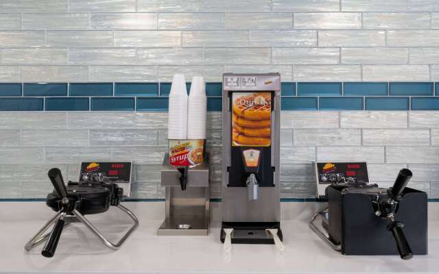 La Quinta Inn by Wyndham Indianapolis Airport Executive Dr